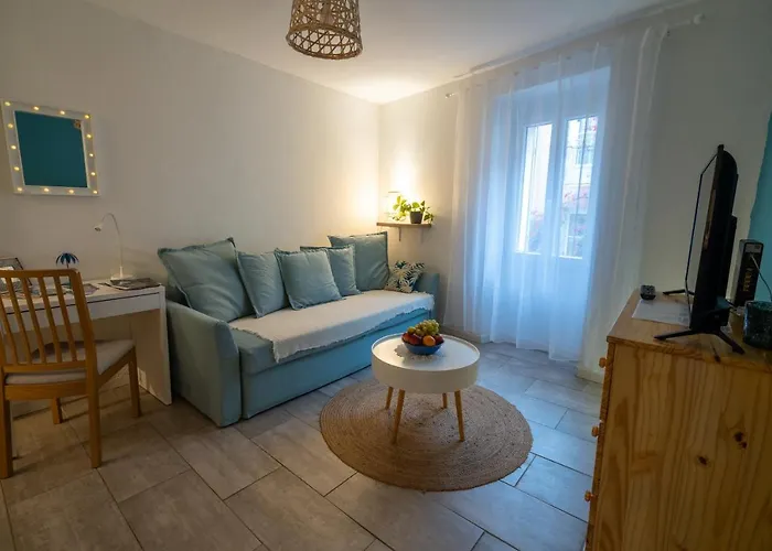 Blue Palm Apartment